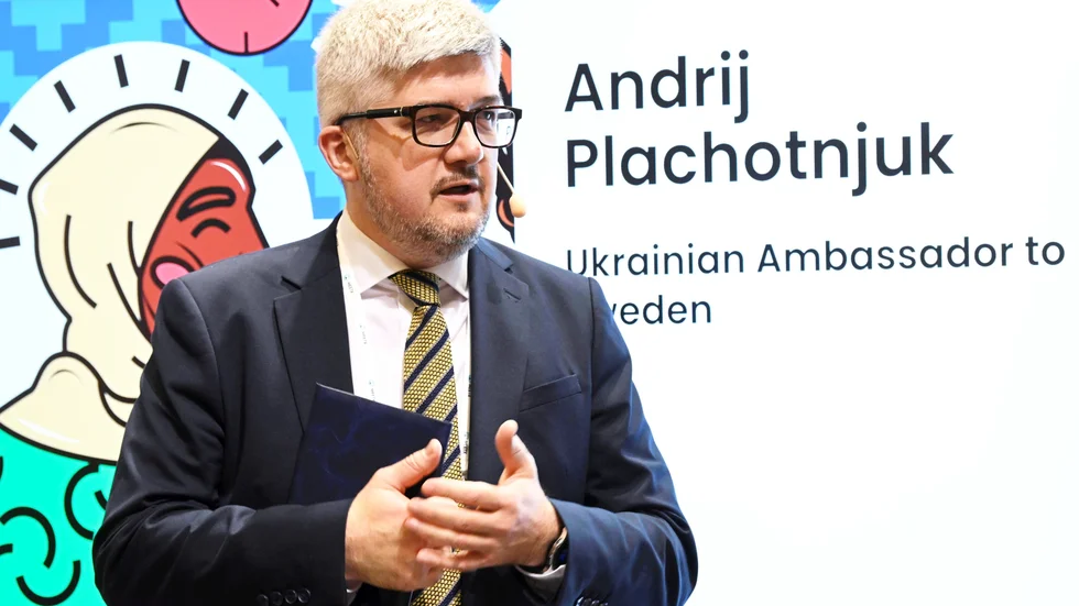 Ukrainas ambassadör i Sverige, Andrij Plachotnjuk, vid invigningen av Bokmässan.