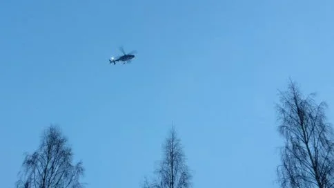 Polisjakt. En misstänkt rånare söks under eftermiddagen efter att en person rånats utomhus på bostadsområdet Notviken vid 13.30-tiden.