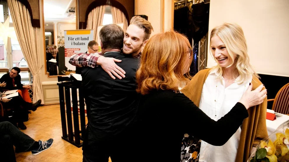 Simon Kotz och Erika Samuelsson från Fardhem fick pris för Årets unga lantbrukare.