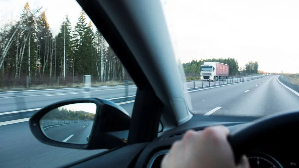 Insändarskribenten menar att många bilister inte vet hur man kör på en motorvägspåfart.
