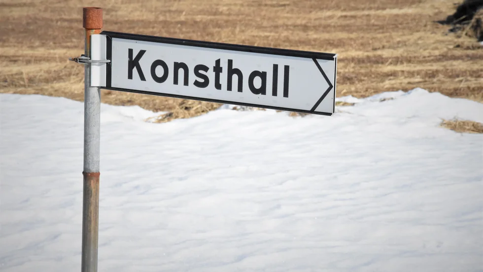 Skylt finns, men ännu ingen konsthall.