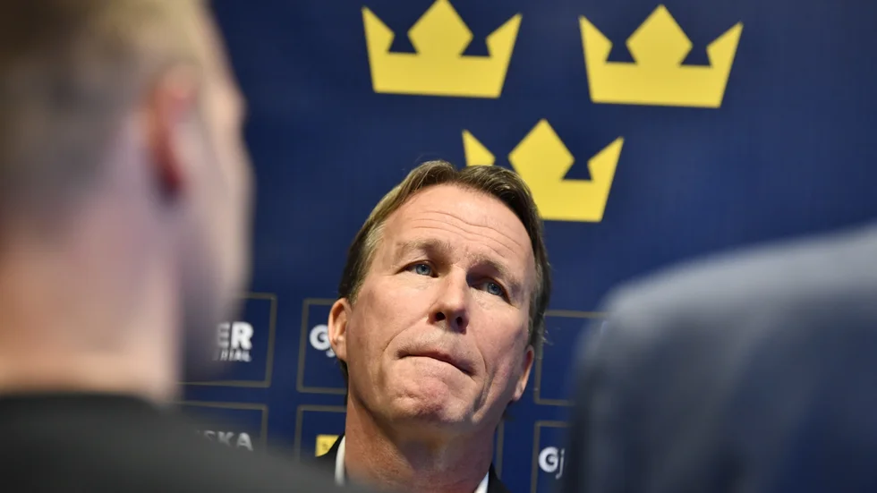 Johan Garpenlövs pappa har avlidit. Det bekräftar han på Twitter.