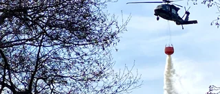 Black Hawk vattenbombade utanför Motala - Räddningstjänsten: "Det är kul att se vilka resurser som finns"