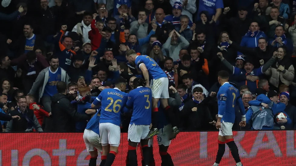 Rangersjubel sedan John Lundstram gjort 3–1 mot Leipzig i Europa League-semifinalen. Rangers gick till final med totalt 3–2.