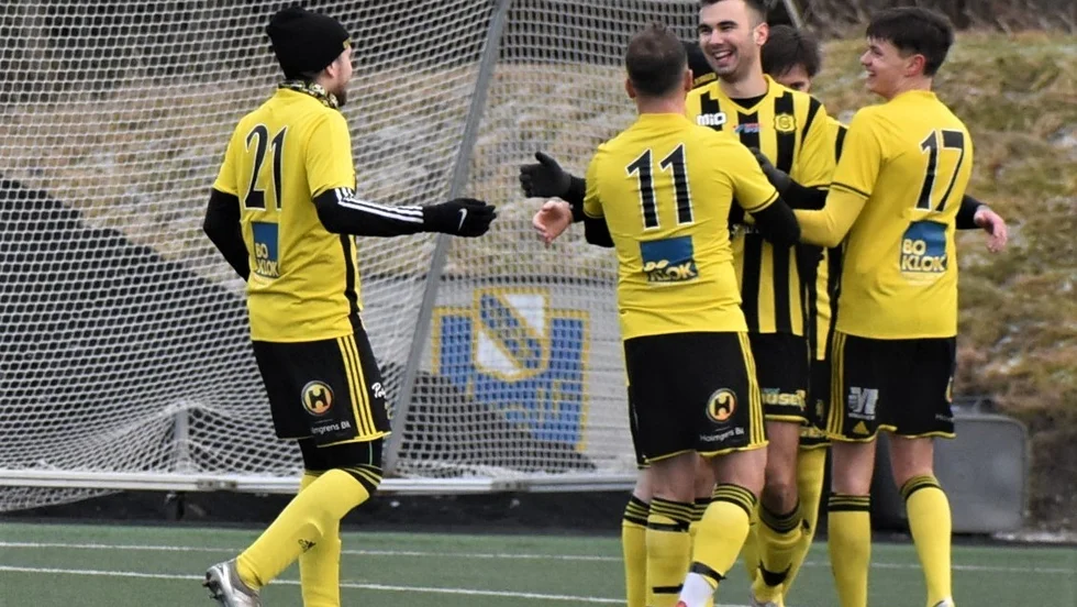 Gullringen bärgade säsongens första trea borta mot Malmbäck.