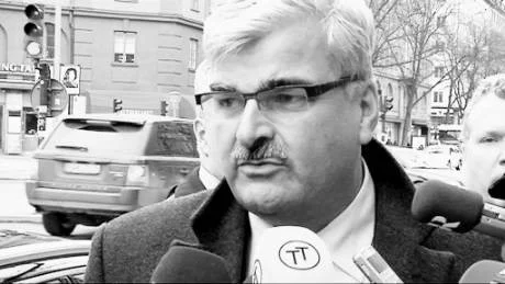 VU har ännu förtroende för Håkan Juholt som partiledare. Men VU ska ta ett kollektivt ansvar för Socialdemokraternas kris.