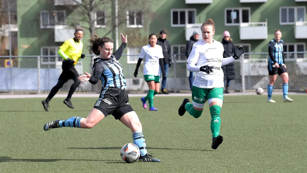 Annie Magnusson gör en stark säsong hittills. Mittbacken var en av de spelarna som tränaren ville ge ett extra plus till.