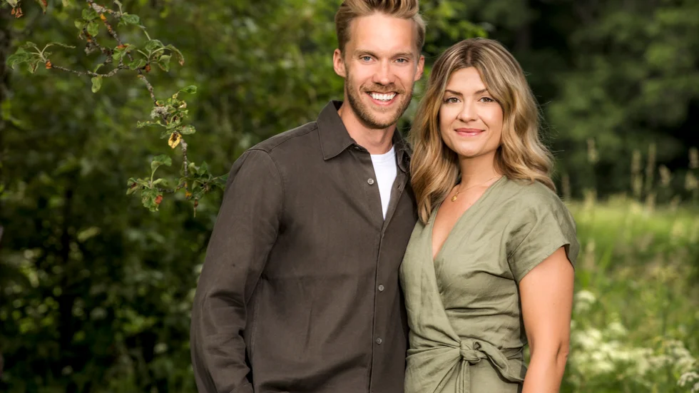Jonas och Louise i Gift vid första ögonkastet. Båda älskar På spåret, räcker det för att hålla ihop?