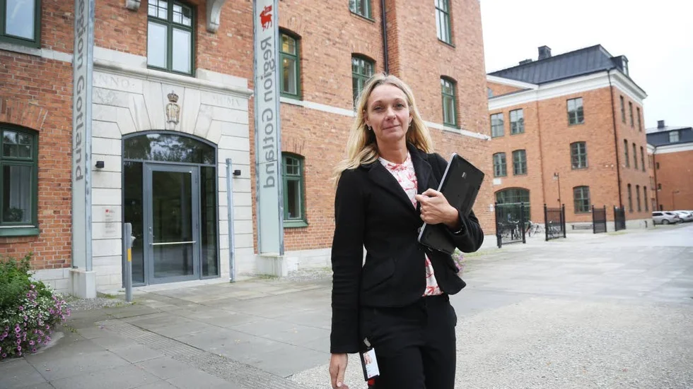 HR-direktör. Lotta Israelsson vill locka ny personal och behålla den som redan finns genom delaktighet, höjd kompetens och satsningar på löner.