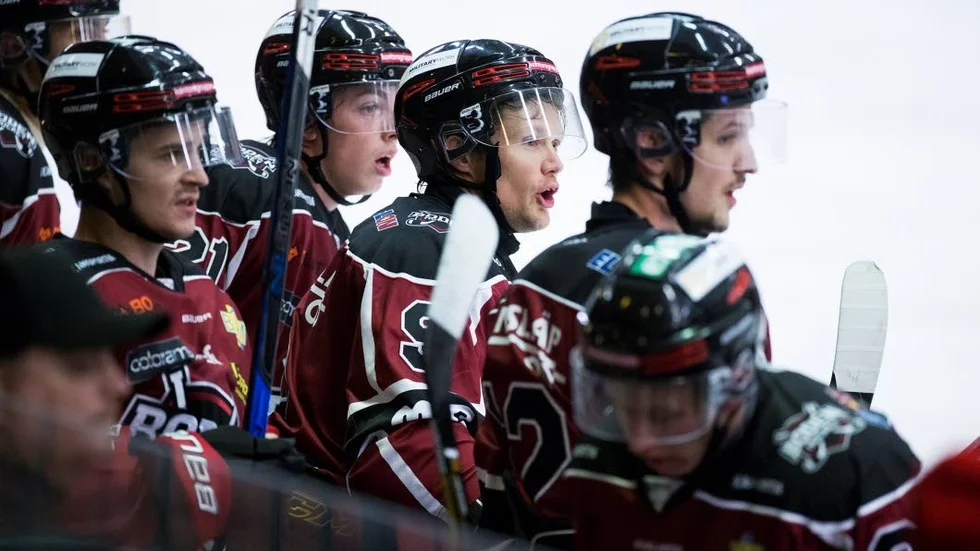 Start. Boden Hockey och meriterade Viktor Lindgren har fått en bra start på hockeyettan. Till helgen siktar laget på fjärde raka segern.