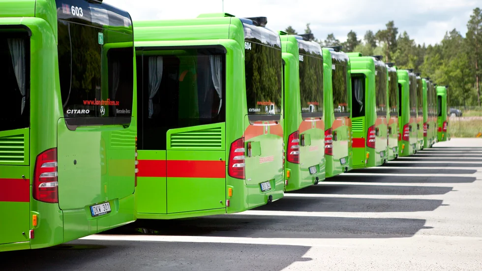 “Bussning av elever” har blivit den nya symbolen för en onyanserad och polariserad skolpolitisk debatt.