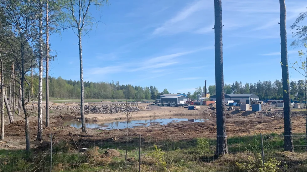 Vid industriområdet Erstorp i Borensberg intill riksväg 34 är nu tre av sju tomter sålda. Samt två tomter til förväntas vara markanvisade innan september. 