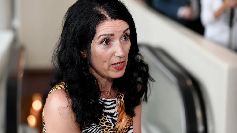 Den politiska vilden Amineh Kakabaveh, tidigare V, har en avgörande roll i riksdagen. Arkivbild.