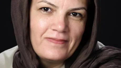 Fariba Vafi, född 1963 i nordvästra delen av Iran, har uppmärksammats i hemlandet för sina noveller och romaner och hon har vid flera tillfällen fått de mest erkända icke-statliga litterära priserna.foto: pressbild