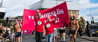 Första pride utanför Stockholm för Jonas Gardell: "För 30 år sedan hade pride i Boden varit omöjligt"