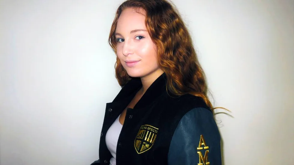 Emma Hogenfält satsar på en karriär inom musikbranschen.