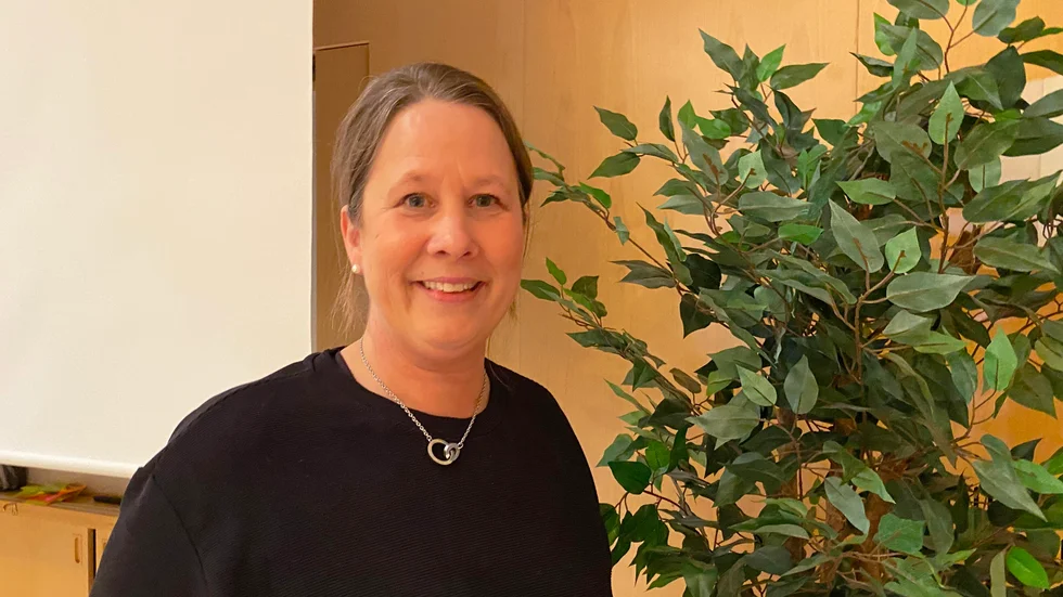 Monica Ljungkvist är butikschef på Ica Maxi i Västervik, som behöver cirka 50 sommarjobbare i år.