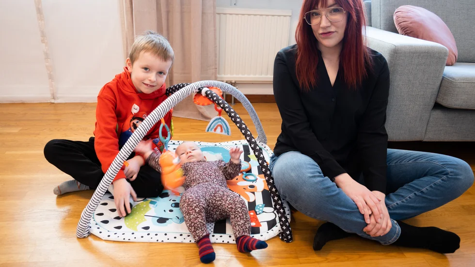 Caroline Viktorsson är mamma till barnen Lukas, snart sex år, och Alice, sex månader. Familjen bor i Trångfors utanför Boden.