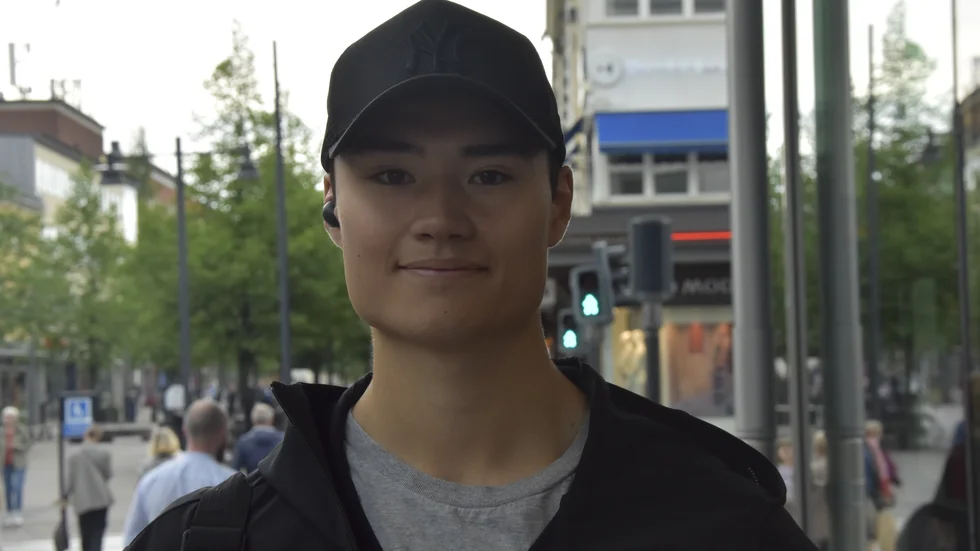 Karl Nordlund, 22, berättar att han mest spenderade tid i öltälten, men lyckades ändå få höra lite av Hurulas spelning på lördagskvällen.