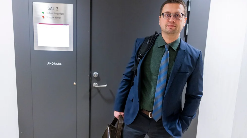 Åklagare Rickard Finnberg, menar att det fanns flera skäl för att mannen skulle häktas.