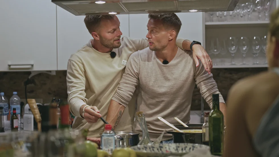 Sebastian Larsson och Jimmy Samuelsson hjälptes åt med maten.