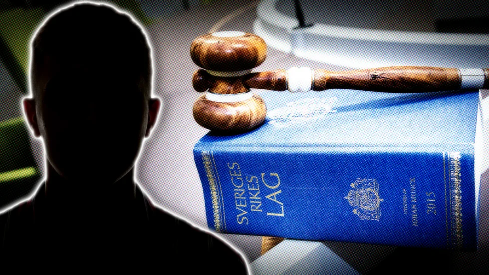Mannen misstänks ha avlossat skott på ett villaområde i Älvsbyn. polisen hittade ett vapen hos mannen och nu är han häktad för grovt vapenbrott.