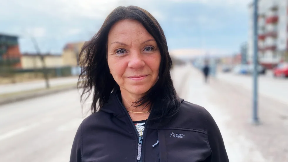 Pernilla Forssell har stämt Uppsala kommun på 750 000 kronor, för att de inte ska ha skött sin tillsyn när hon var placerad i fosterhem. Under placeringen utsattes hon för vanvård och utnyttjades sexuellt. Men rätten dömer ni till kommunens fördel.