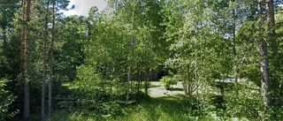40 kvadratmeter stor stuga på Vätö får nya ägare