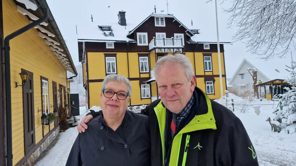 "Vi kommer fortsätta med kafé och bed and breakfast tills försäljningen är klar", säger Birgitta Svensson som driver Gustafsvik tillsammans med maken Peter Svensson.