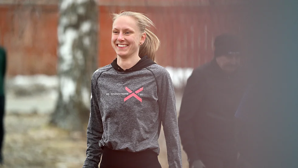 Thea Norlund, som imponerat stort på Broarna Runt under våren, har nu gjort en strålande säsongdebut på bana.