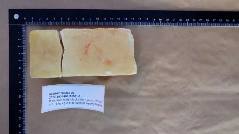 TNT hittades vid husrannsakan i lokalen som 60-åringen disponerar.