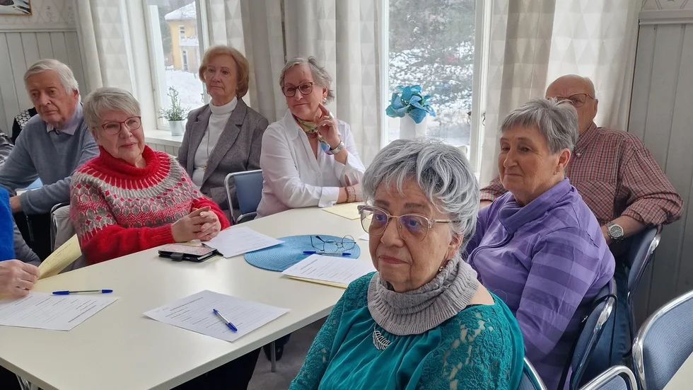 Många medlemmar på medlemsmöte.