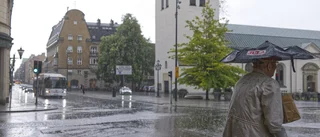 Videon visar galna vattenmängderna på cykelbanan