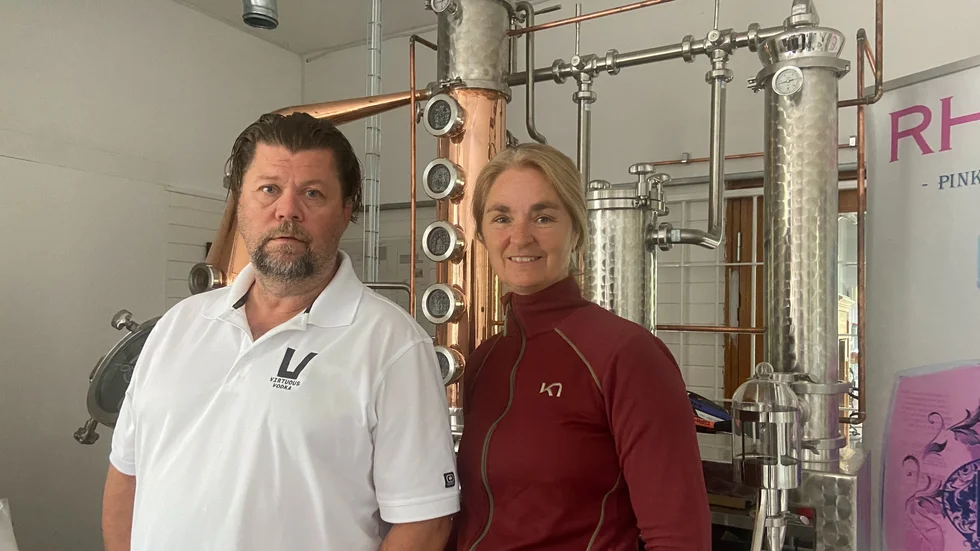 Både Thomas Rejmell och Ylva Binder tror starkt på produktionen i Åkers styckebruk. 