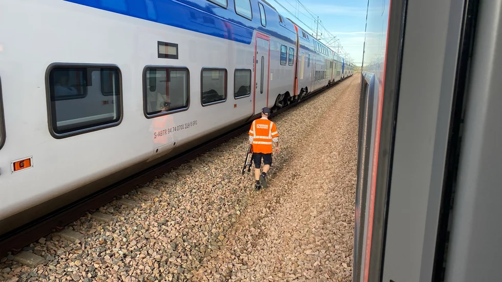 Tågstopp mellan Eskilstuna och Strängnäs.