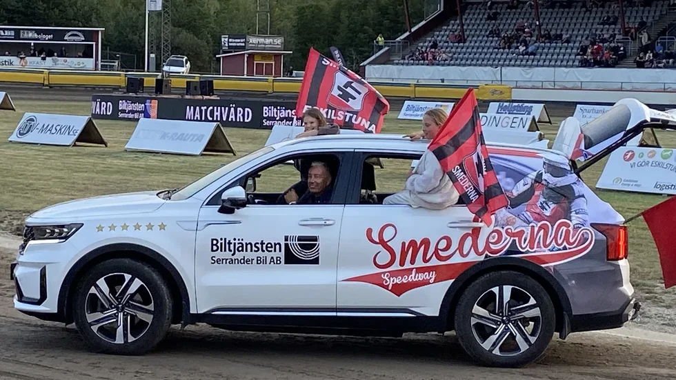 Den gamla smedikonen Zorro på banan inför Smedernas möte med Dackarna.