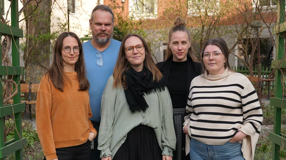 Styrelsen i Enköping Pride består av från vänster: Kristina Johansson (kassör), Johan Engwall (ledamot), Amelia Königsson (vice ordförande), Johanna Sköld (ordförande) och Teresa Haake (ledamot).