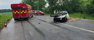 Föraren lindrigt skadad efter våldsamma kraschen