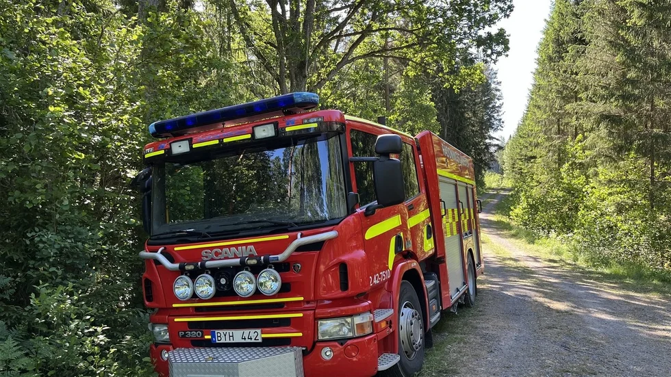 Brandkåren larmades om brand utomhus i Märsta på torsdagen. Genrebild. 