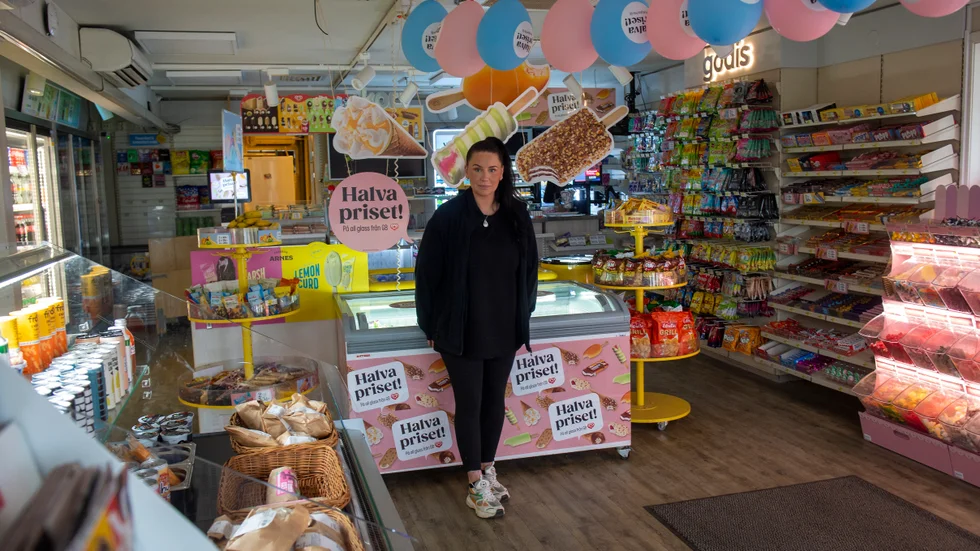 Amelia Cedgren är delägare på Pressbyrån vid busstationen.