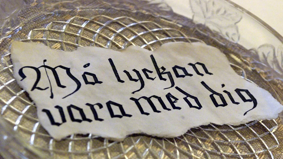 Tillgänglig. Lyckan är inte ouppnåelig, något det ibland kan låta som. 