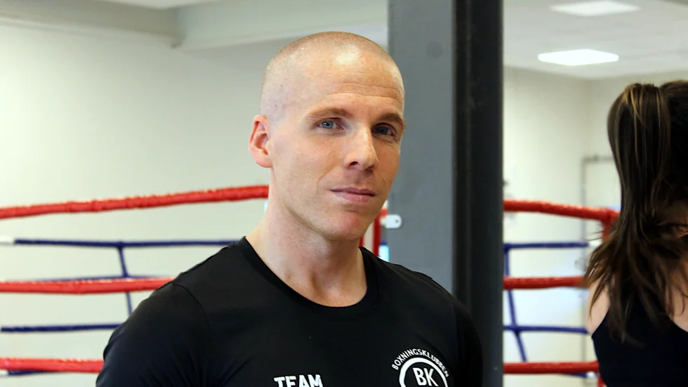 Mathias Svensson, tränare i BK30 Motala, förstår att det finns fördomar mot boxningssporten och tycker att det är viktigt att prata om dem, liksom att prata om fördelarna med sporten.