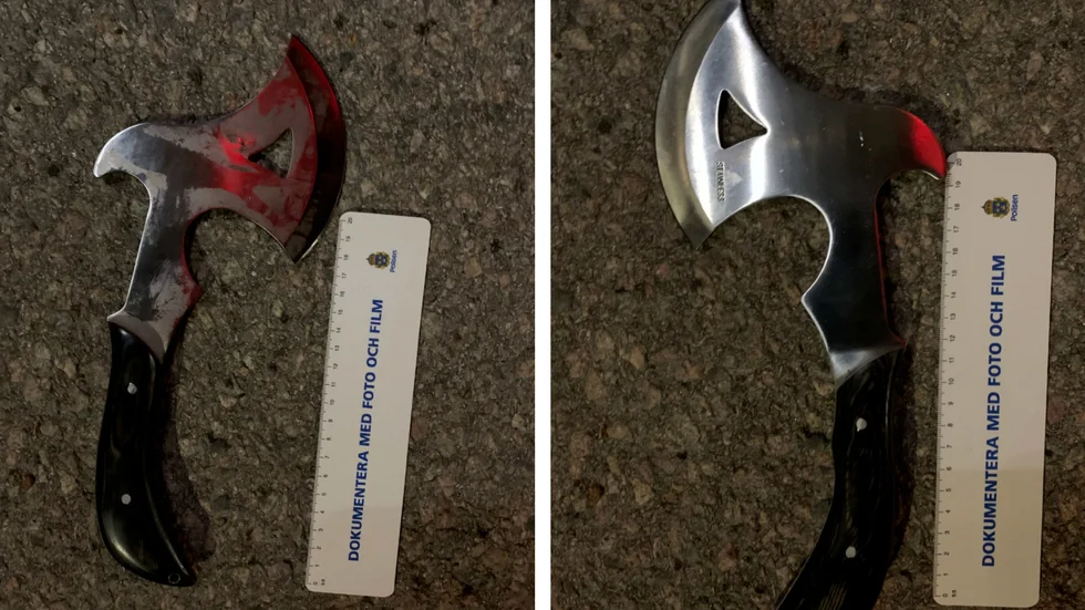 Den 30-årige mannen gick omkring med en yxa i Boxholm. (Bilderna är hämtade ur förundersökningen.)  