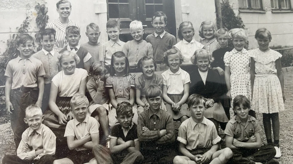 Klass 2b i folkskolan i Valdemarsvik i juni 1954. Ser ni Nilsove?
