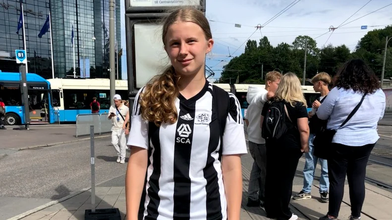 Molly Sandsten, 15 år, gjorde hattrick när MSSK inledde gruppspelet i Gothia Cup. 