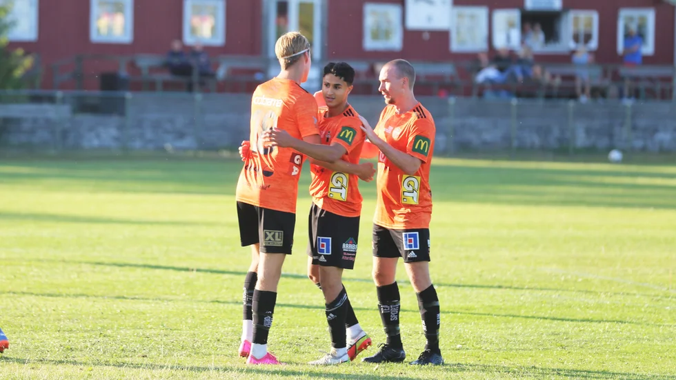 FC Gute besegrade Fårösunds GOIK med 0-4 i den nästsista gruppspelsmatchen i DM efter att Mohanad Mustafa stått för två mål.