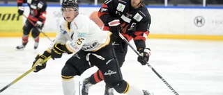 NSK spelade med tre femmor i genrepet
