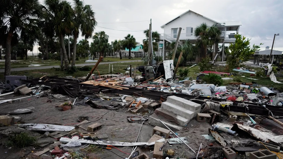 Rester av ett förstört hus i Horseshoe Beach i Florida efter orkanen Idalias framfart.