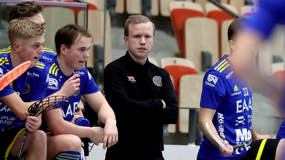 Tränaren Martin Dahlberg följer med Hagunda ner i allsvenskan. 
