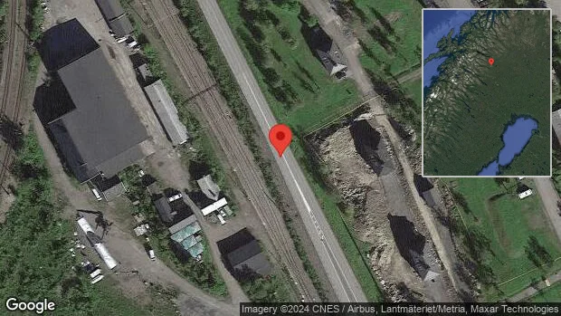 Stopp på väg 872 på grund av trafikolycka med två personbilar